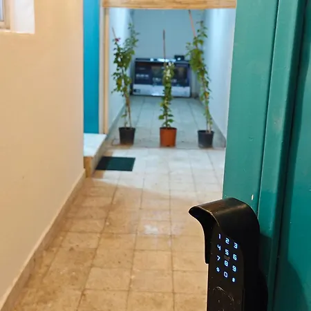 شقة أرضية واسعة بحمام واسع ومدخل خاص Riyadh Bilik gambar