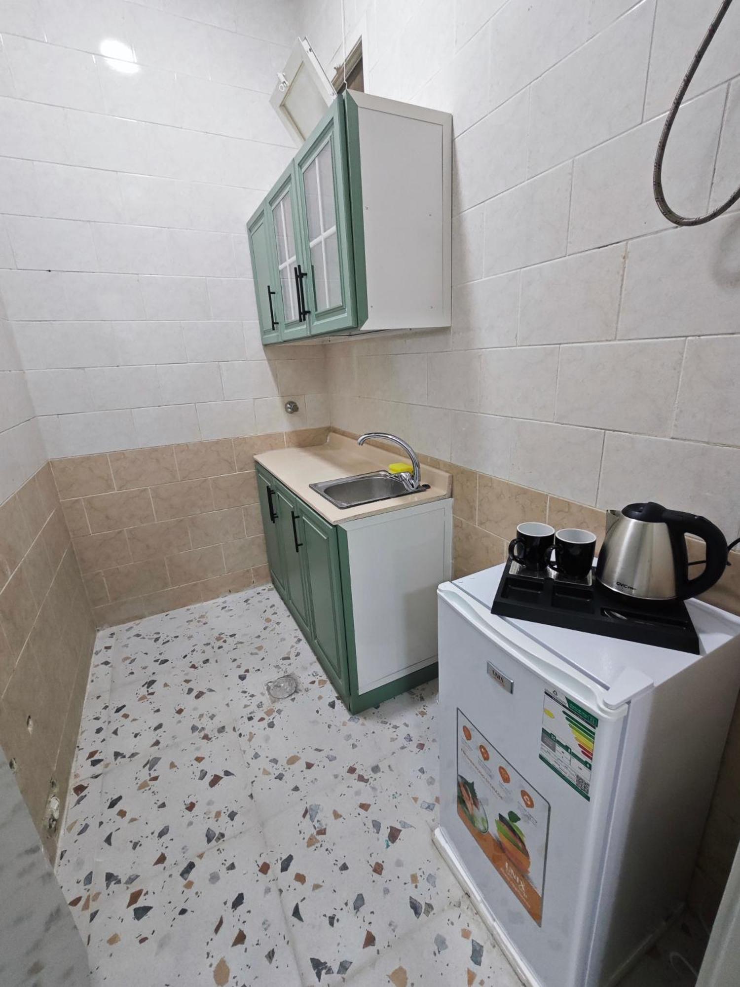 Apartment أرضية واسعة بحمام واسع ومدخل خاص *