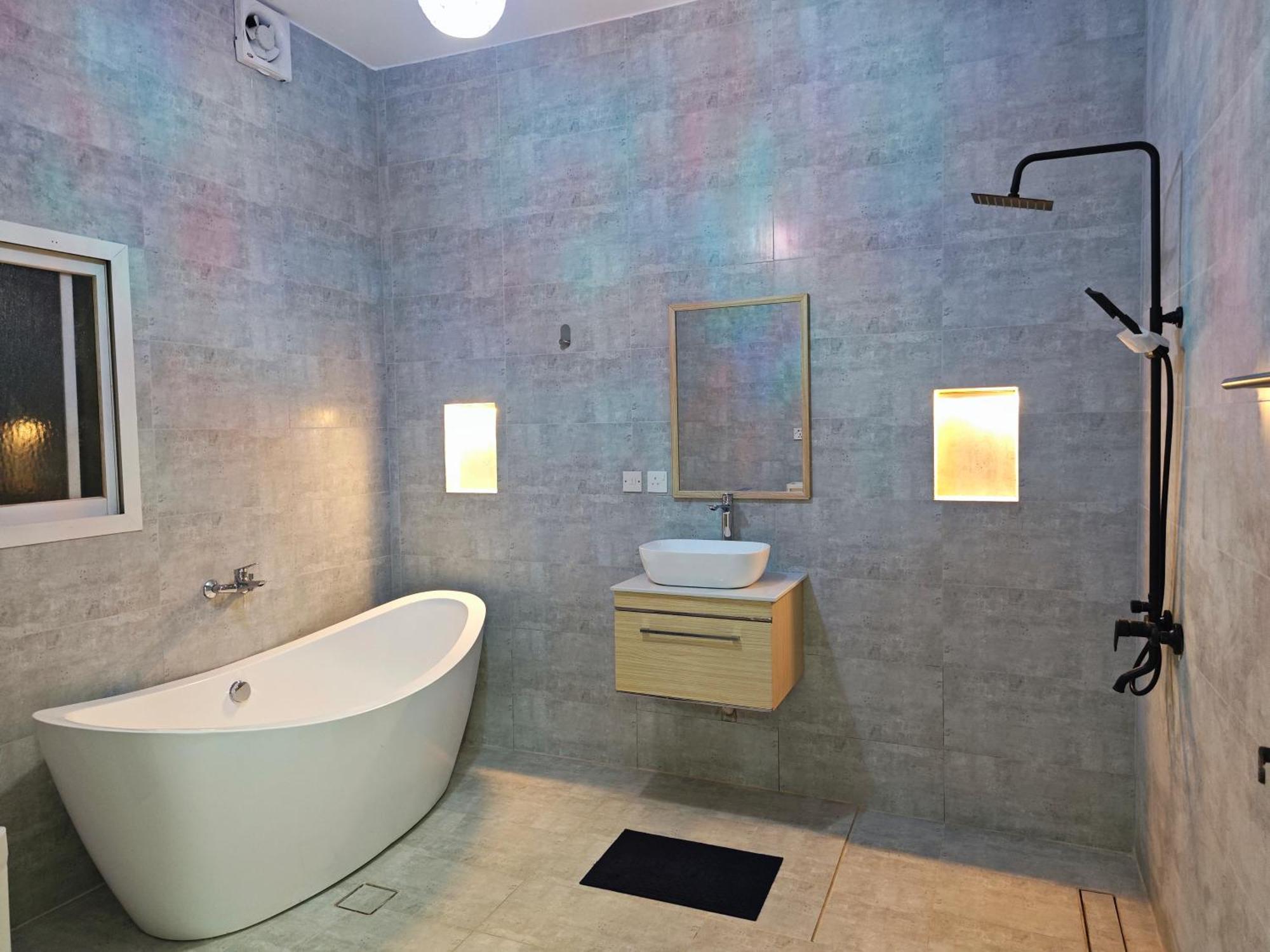 Apartment أرضية واسعة بحمام واسع ومدخل خاص
